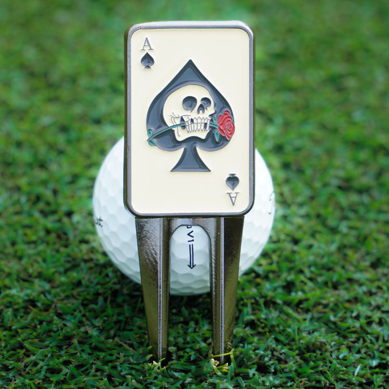 Skins Golf Ace of Skulls Pitch Mark Repairer