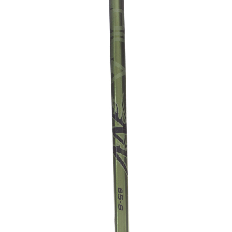 Titleist 905R Graphite Mens Right Hand Driver 10.5* Stiff - aldila NV green