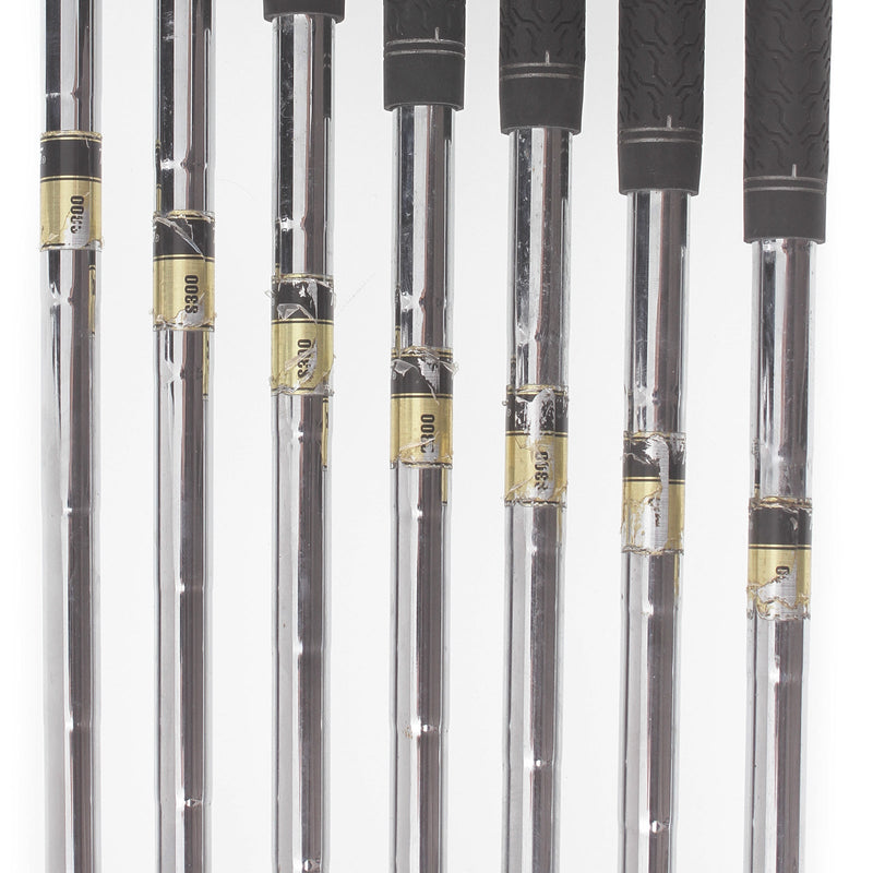 TaylorMade r7 Steel Mens Right Hand Irons 4-PW Stiff - Dynamic Gold