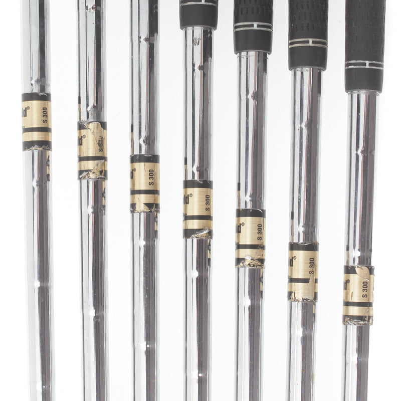 Titleist 690 CB Forged Steel Mens Right Hand Irons 3-9 Stiff - Dynamic Gold S300